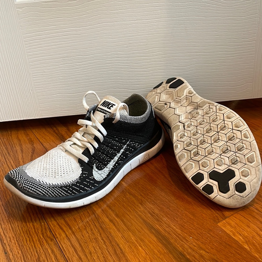 NIKE Free Flyknit Sneaker White Black 8.5